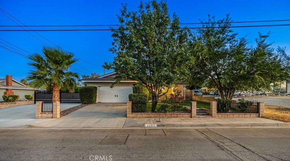 5560 Avenue, Lancaster, CA