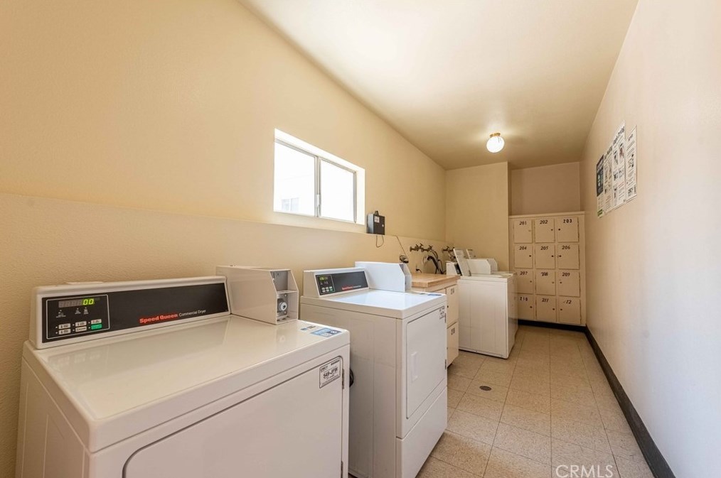 4705 Kester Ave, Van Nuys CA  91403-2001 exterior