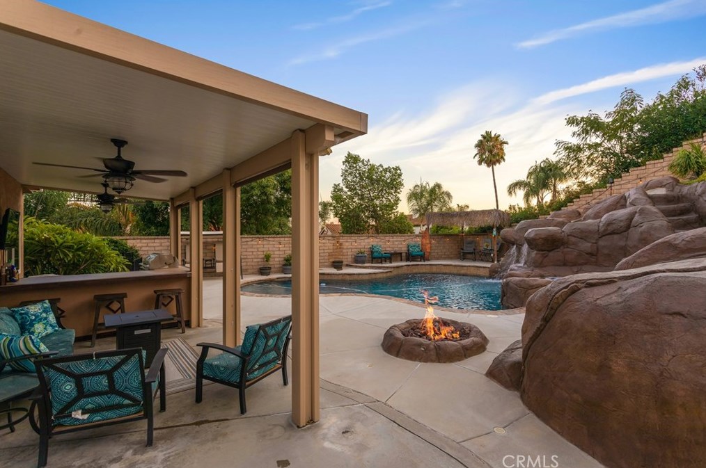 39425 Medina Ct, Murrieta CA  92562-4515 exterior