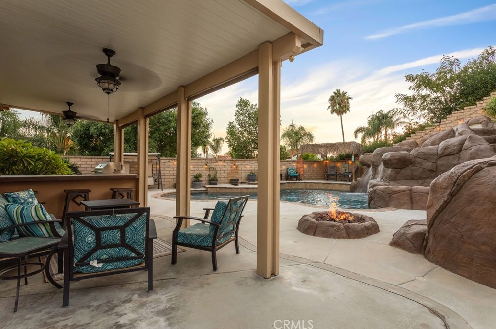 39425 Medina Ct, Murrieta CA  92562-4515 exterior