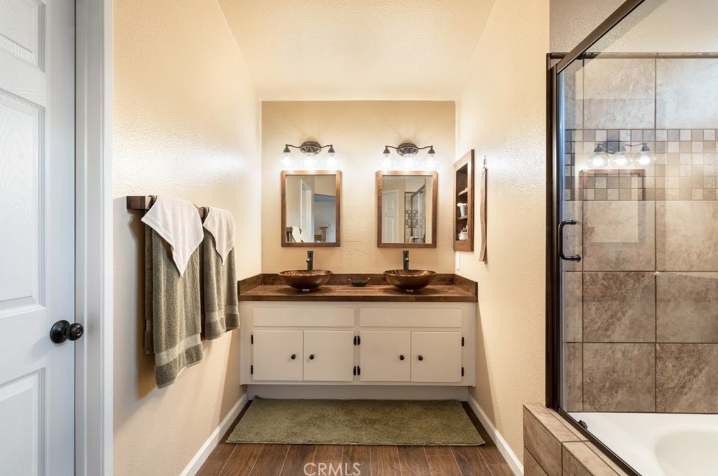 39425 Medina Ct, Murrieta CA  92562-4515 exterior