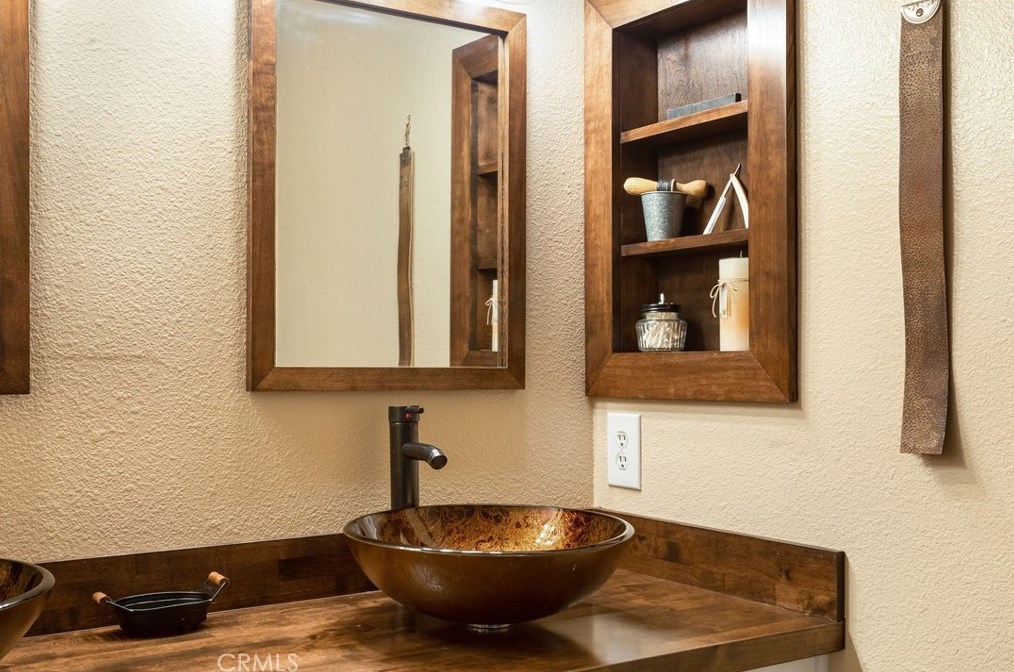 39425 Medina Ct, Murrieta CA  92562-4515 exterior