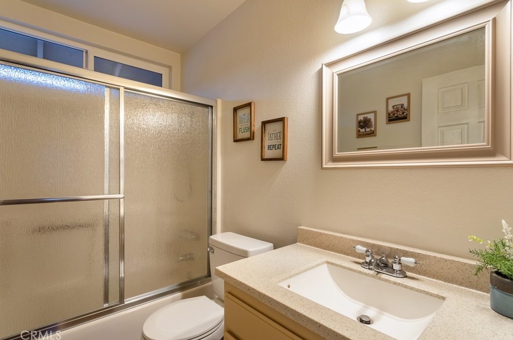 39425 Medina Ct, Murrieta CA  92562-4515 exterior