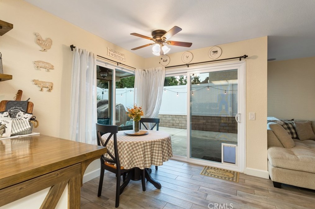 39425 Medina Ct, Murrieta CA  92562-4515 exterior