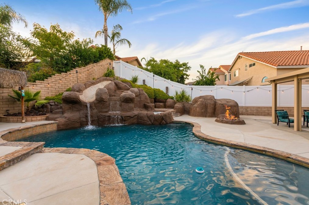 39425 Medina Ct, Murrieta CA  92562-4515 exterior