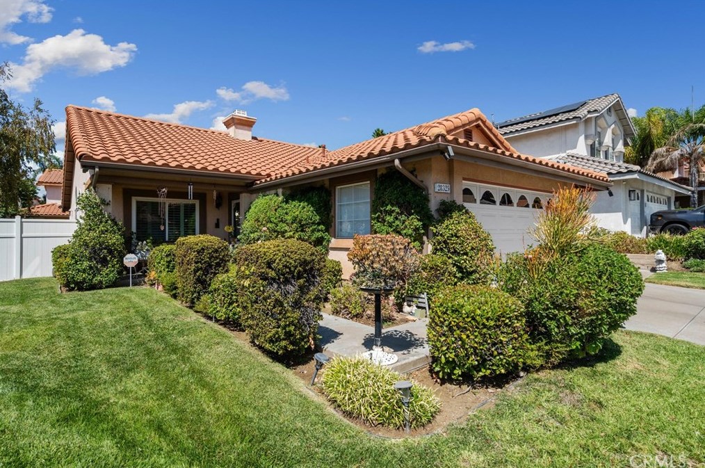 28325 Rodgers Dr, Santa Clarita, CA 91350-3823