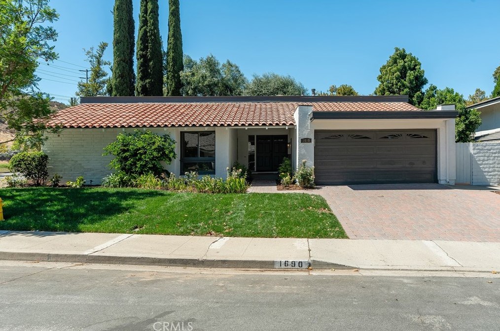 1690 Camberwell Pl, Thousand Oaks, CA 91361