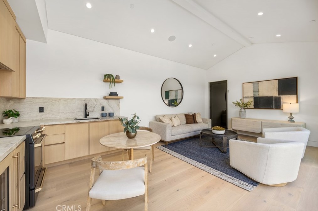 11845 Pacific, Los Angeles CA  90066-4625 exterior