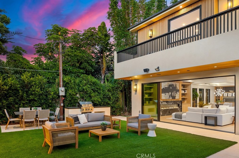 11845 Pacific, Los Angeles CA  90066-4625 exterior