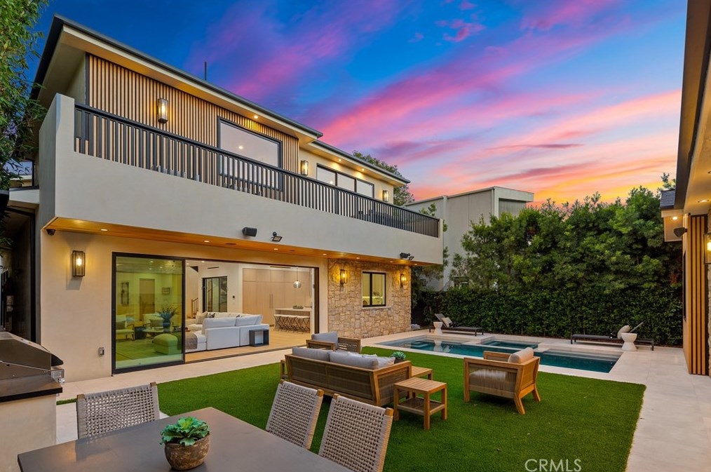 11845 Pacific, Los Angeles CA  90066-4625 exterior