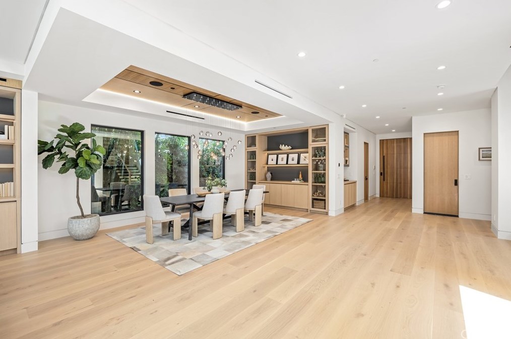 11845 Pacific, Los Angeles CA  90066-4625 exterior