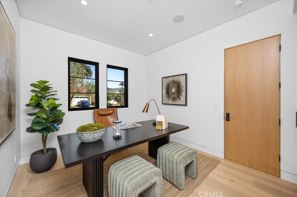 11845 Pacific, Los Angeles CA  90066-4625 exterior