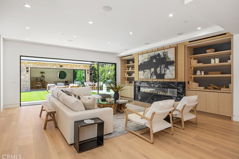 11845 Pacific, Los Angeles CA  90066-4625 exterior