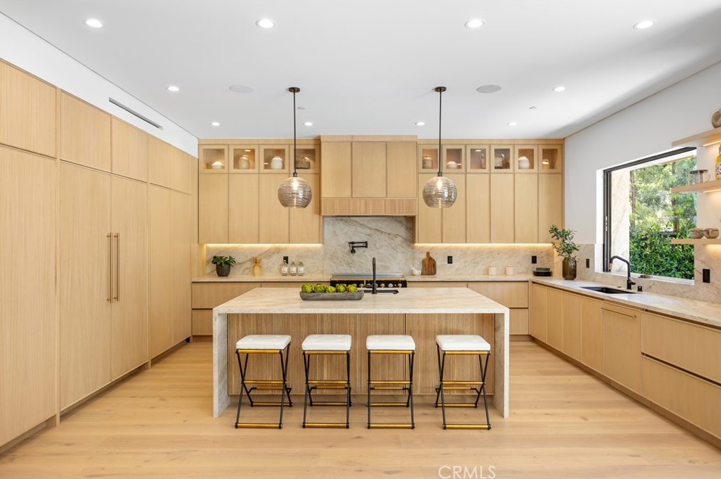 11845 Pacific, Los Angeles CA  90066-4625 exterior