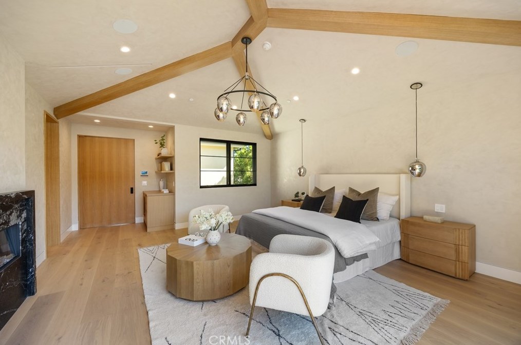 11845 Pacific, Los Angeles CA  90066-4625 exterior