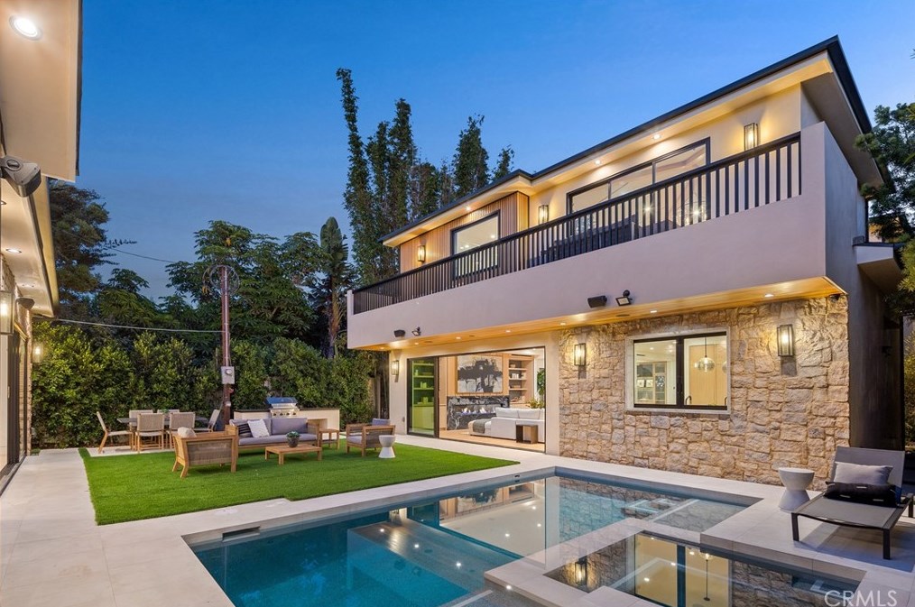 11845 Pacific, Los Angeles CA  90066-4625 exterior