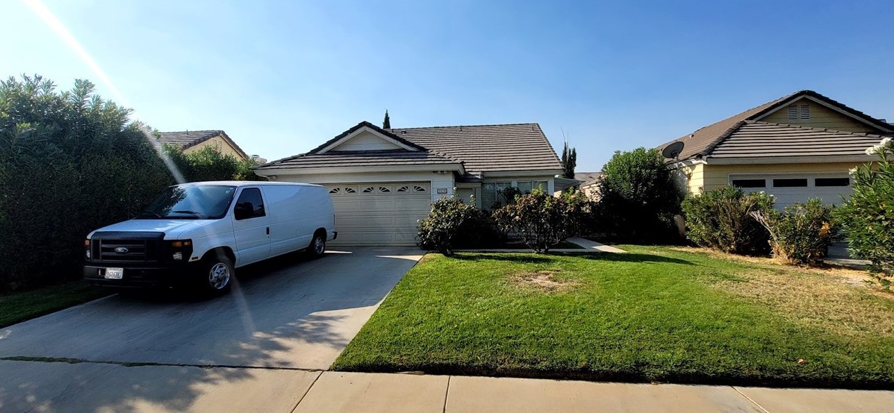 2038 Avenue, Palmdale, CA 93551-2335