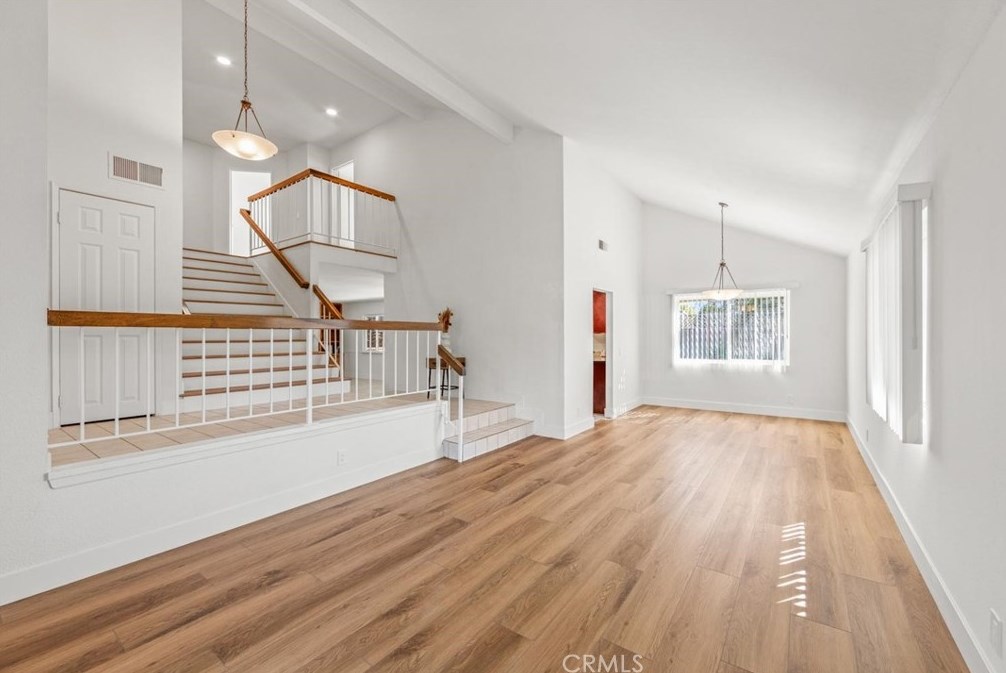 1236 Witherspoon Dr, Thousand Oaks, CA 91360-6250