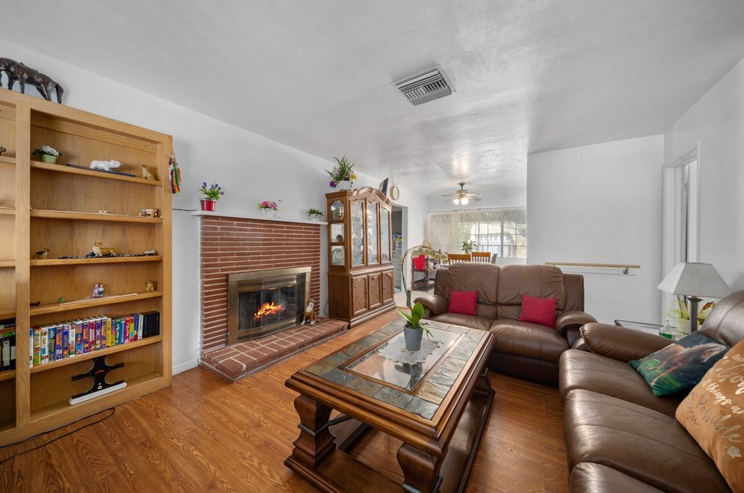 14345 Chase St, Van Nuys, CA 91402