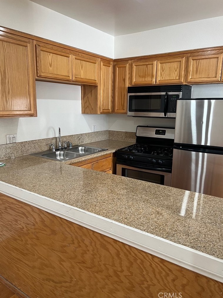 843 Ardmore Ave, Los Angeles, CA 90005-4350