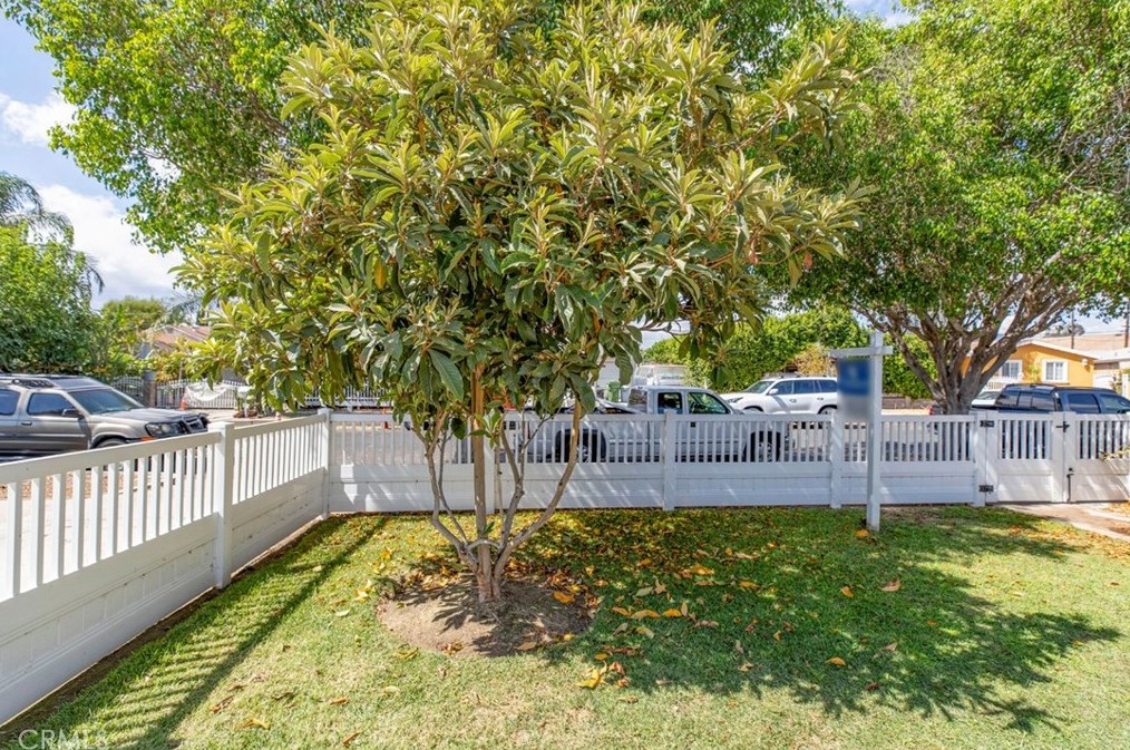 13052 Ottoman St, Los Angeles, CA 91331-4819