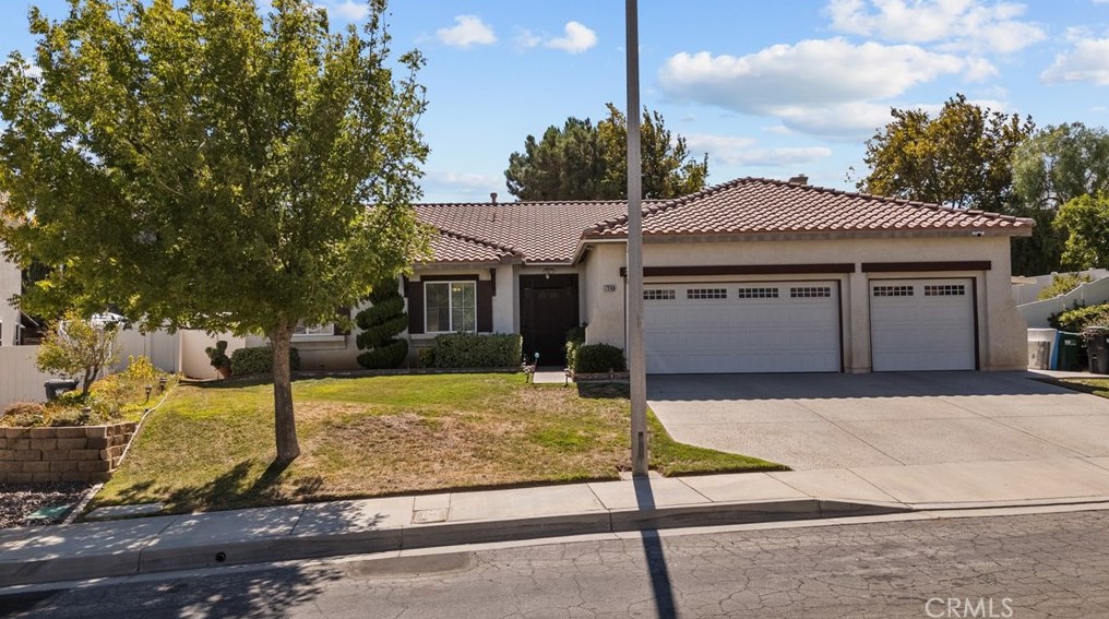 7248 Sunnyslope Dr, Lancaster, CA 93536