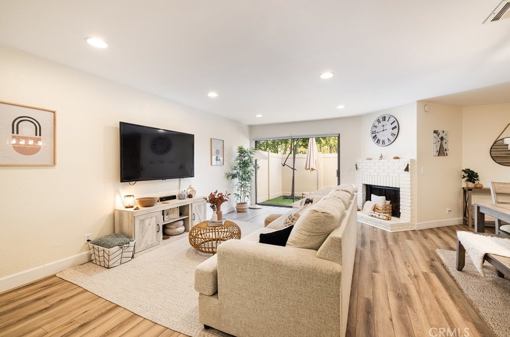 7247 Balboa Blvd, Van Nuys, CA 91406-2788