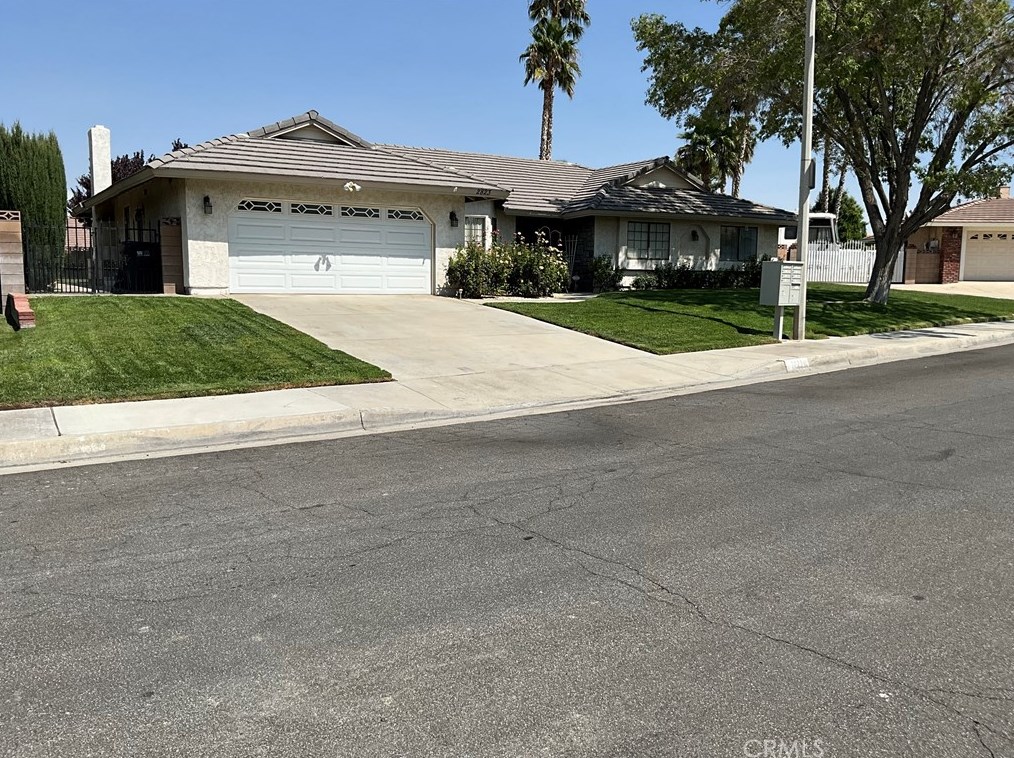 2823 Ash Glen Ave, Lancaster, CA 93536