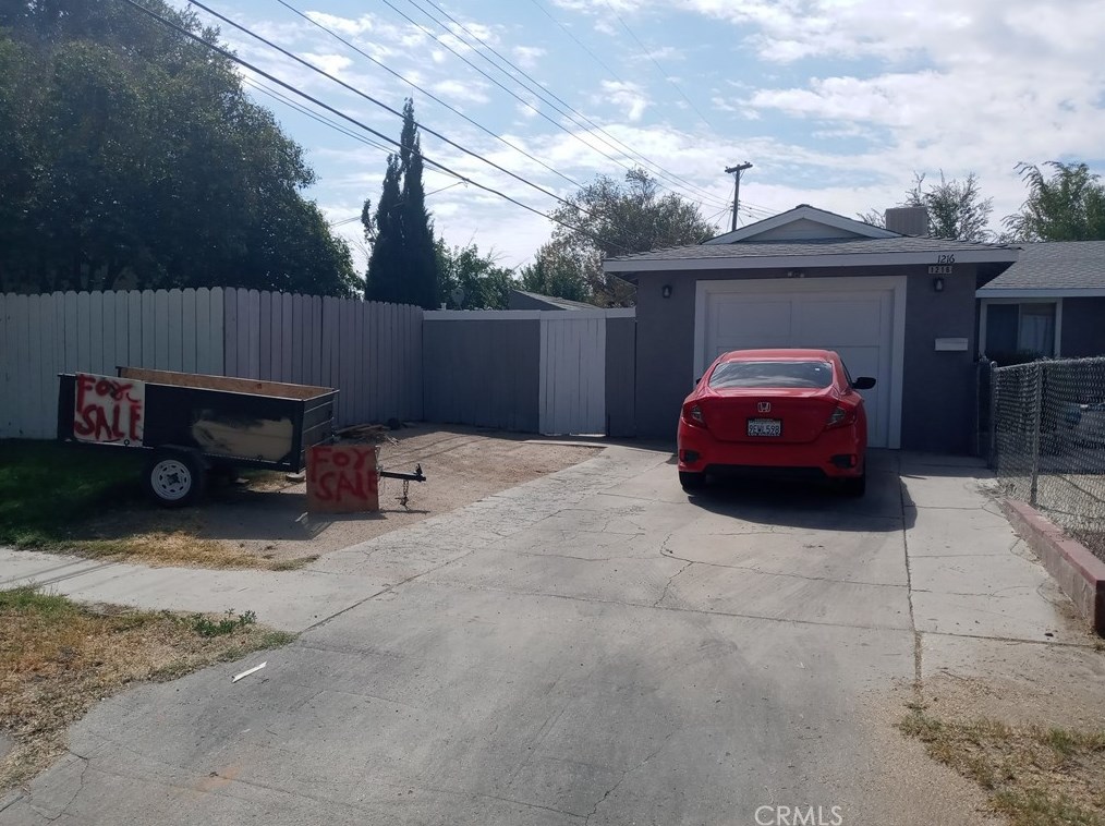 1216 Boyden Ave, Lancaster, CA 93534