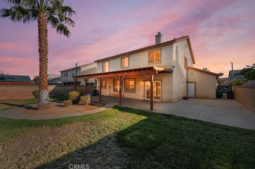2431 Moonlight Ct, Palmdale, CA 93550