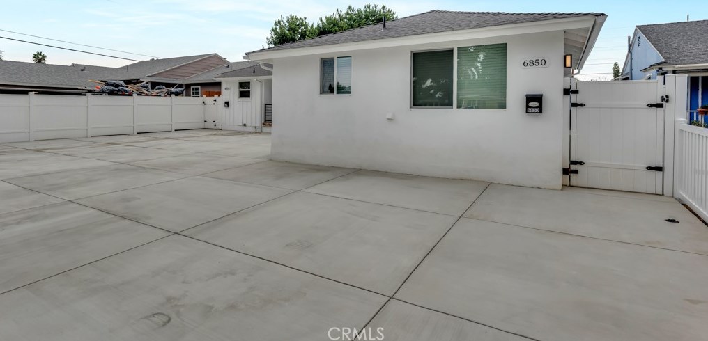 6852 Claire Ave, Los Angeles, CA 91335-3840