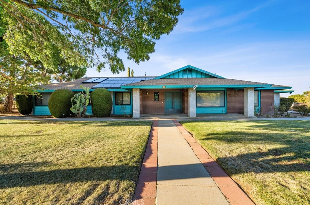 805 Lisa St, Palmdale, CA 93551