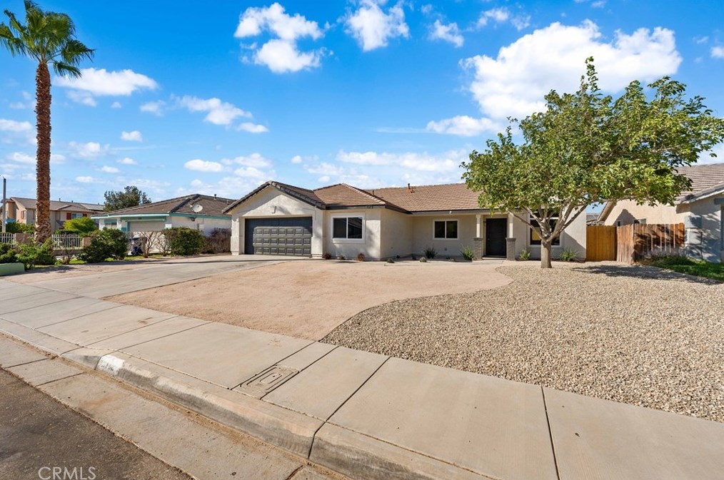 6113 Lighthouse Ln, Palmdale, CA 93552