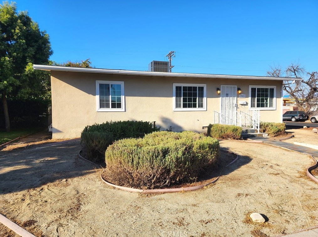 13821 Burton St, Van Nuys, CA 91402
