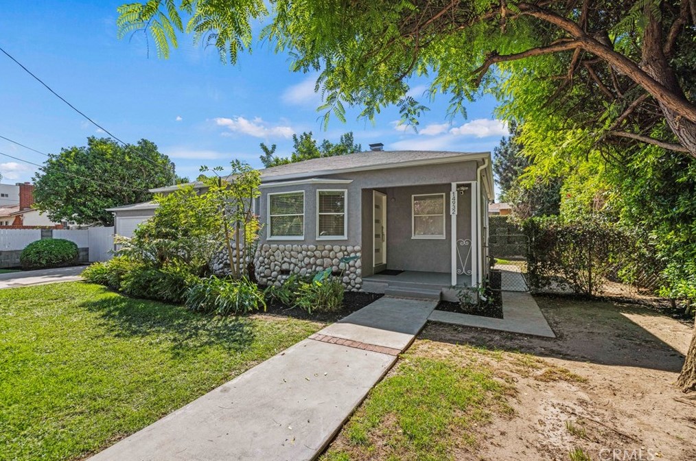 14932 Wyandotte St, Van Nuys, CA 91405