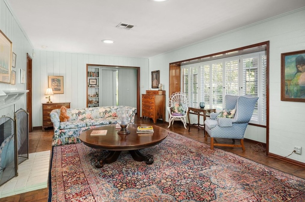 7960 Paso Robles Ave, Van Nuys CA  91406-2143 exterior