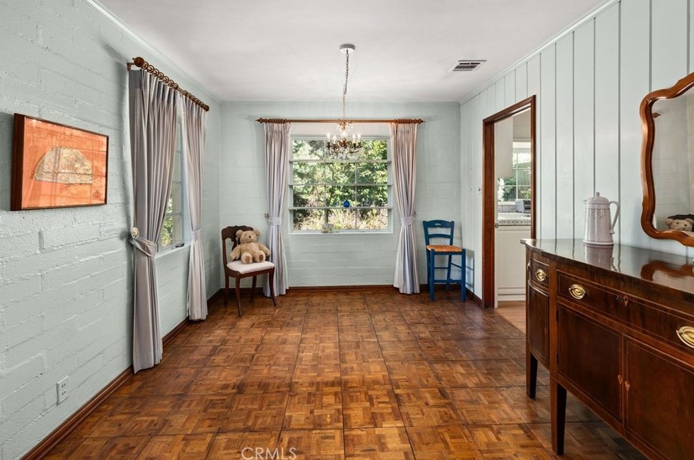 7960 Paso Robles Ave, Van Nuys CA  91406-2143 exterior