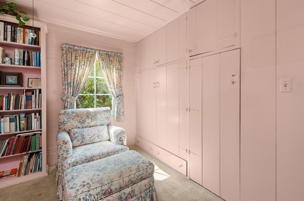 7960 Paso Robles Ave, Van Nuys CA  91406-2143 exterior