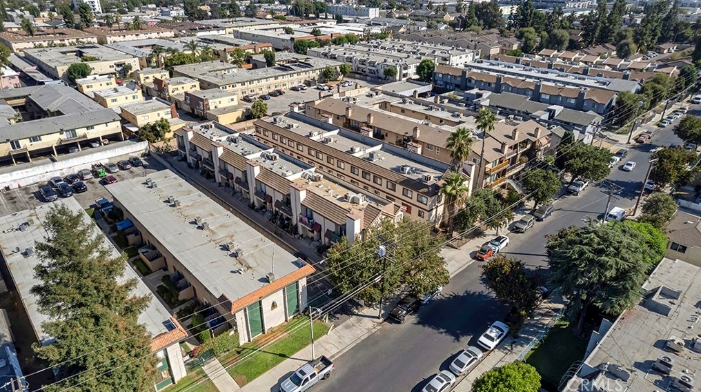 8834 Willis Ave, Van Nuys CA  91402-2192 exterior