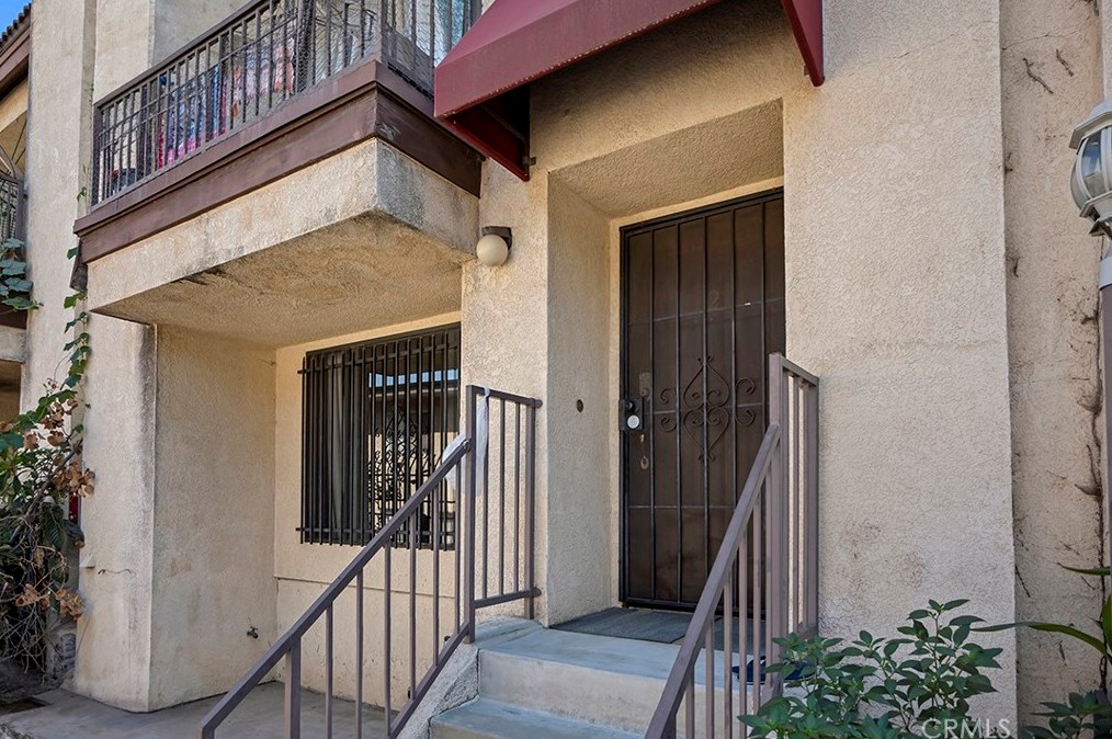 8834 Willis Ave, Van Nuys, CA 91402-2192