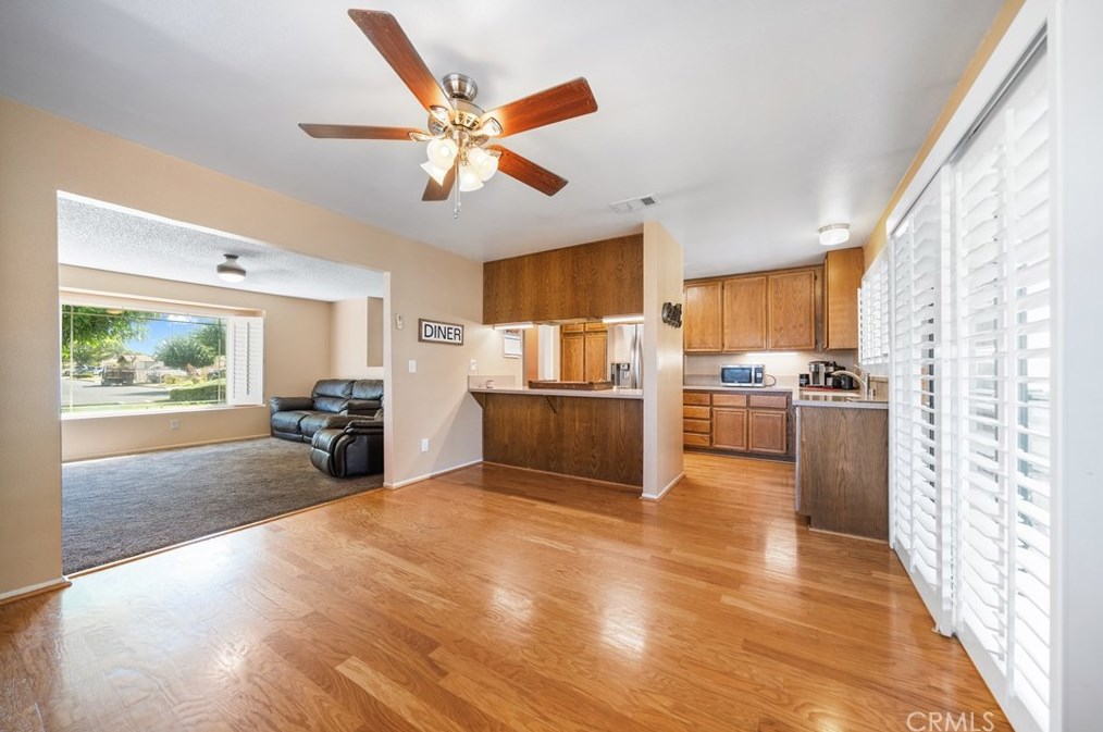 43889 12 St, Lancaster CA  93534-4700 exterior