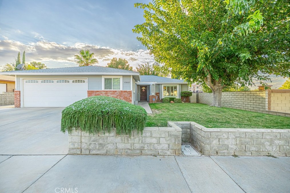 43889 12th St, Lancaster, CA 93534-4700