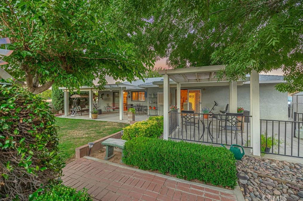 43889 12 St, Lancaster CA  93534-4700 exterior