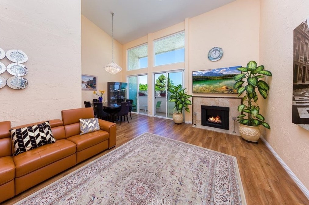 5310 Zelzah Ave #311, Van Nuys, CA 91316