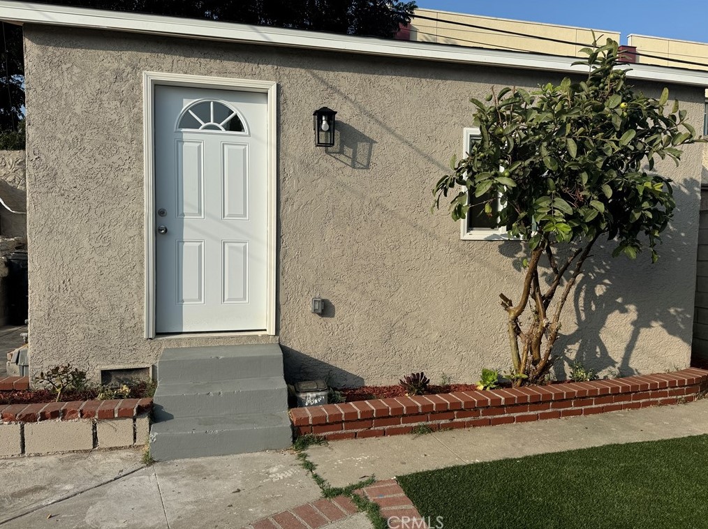 1243 53rd St, Los Angeles, CA 90011-4707