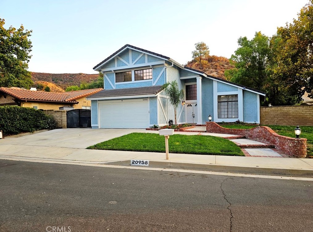 20958 Susan Carole Dr, Santa Clarita, CA 91350-1972