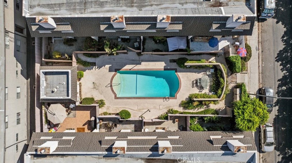 17931 Magnolia Blvd, Van Nuys CA  91316-3340 exterior