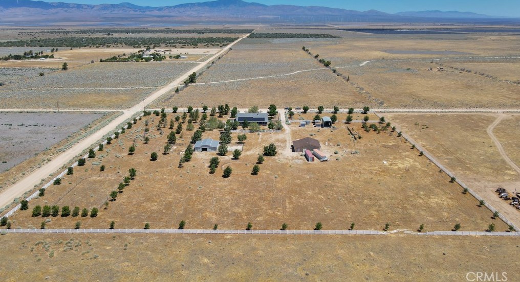 17850 Avenue, Lancaster CA  93535-7327 exterior