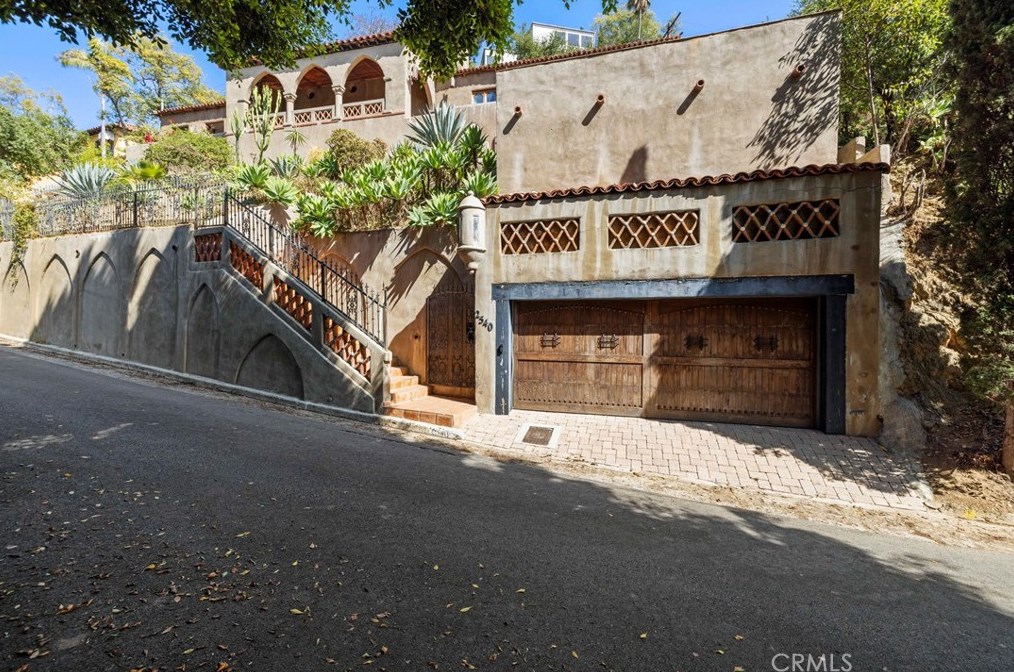 2540 Catalina St, Los Angeles, CA 90007-1652