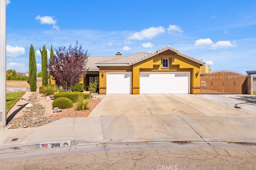 2011 Jeffrey Ln, Lancaster, CA 93536